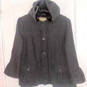 • 𝙿𝙴𝙰𝙲𝙾𝙰𝚃 𝙱𝚈 𝙱𝙸𝙻𝙻𝙰𝙱𝙾𝙽𝙶 •